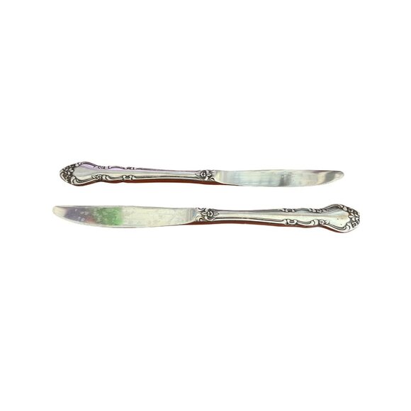 Set of 2 Reed & Barton Stainless Flambeau Knives Vintage Silver Floral Design - Picture 1 of 4